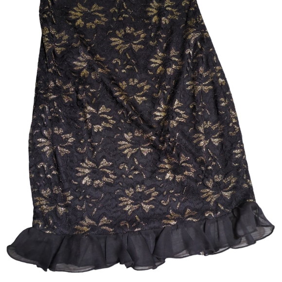 Lucy in the sky mini dress color black and gold flower. - Picture 4 of 6